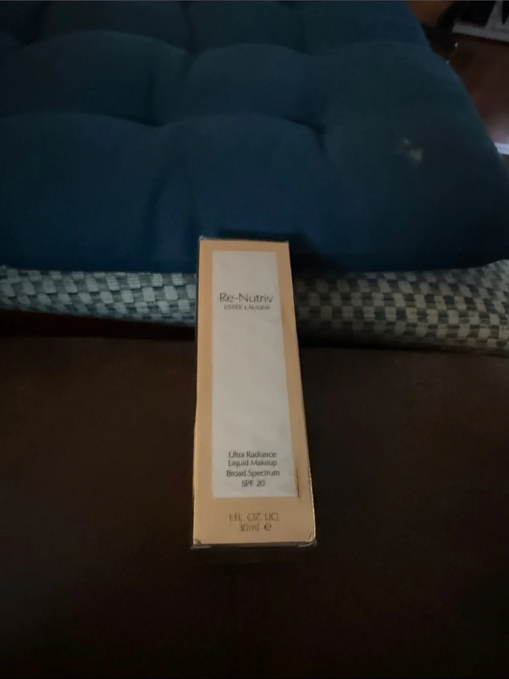 Estee Lauder Re-Nutriv Ultra Radiance Liquid Makeup - Ivory Beige 3N1 NWT